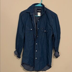 Super cute vintage Wrangler button up